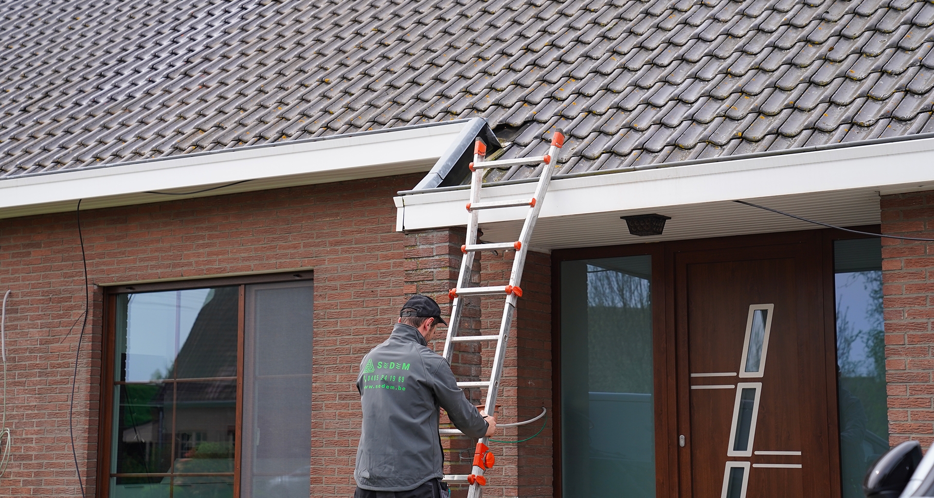 Installatie van fotovoltaïsche panelen in Deinze